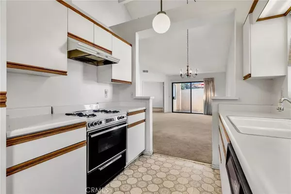 Montebello, CA 90640,320 N Montebello