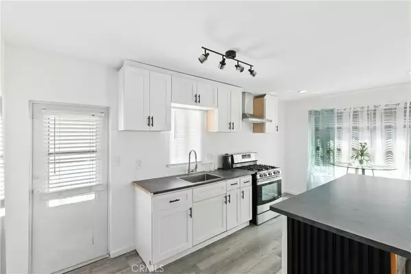 Torrance, CA 90504,1900 Artesia Blvd #4