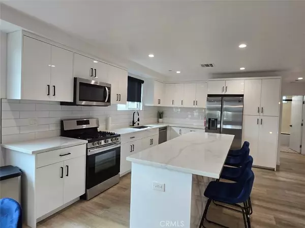 Los Angeles, CA 90029,837 N Harvard