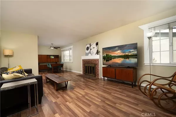 Lakewood, CA 90712,6157 Pimenta