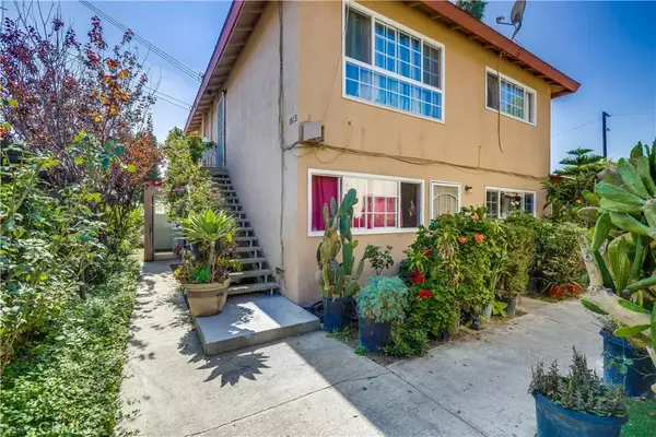 1813 Cedar, Santa Ana, CA 92707