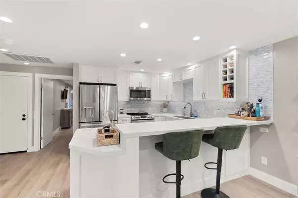 Long Beach, CA 90803,6101 Marina Pacifica Drive South #KEY 16