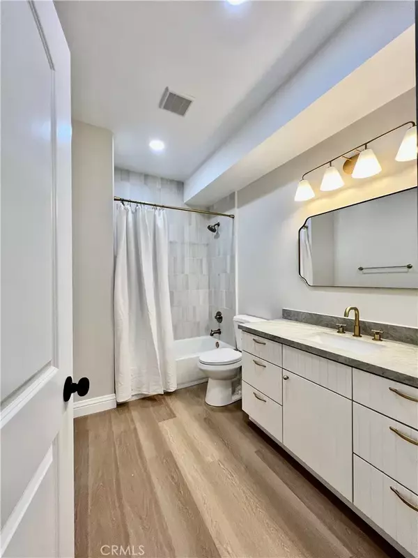 Long Beach, CA 90802,1904 E 2nd #1904