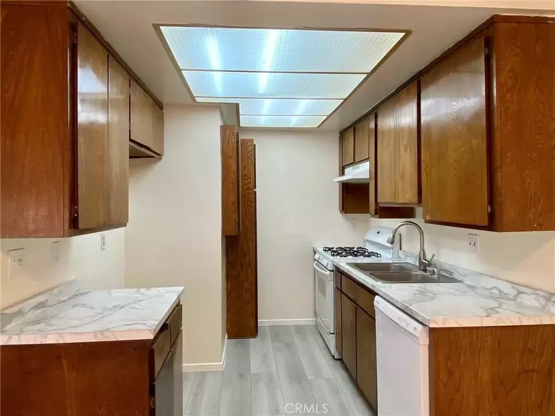 1400 W Warner Avenue #9, Santa Ana, CA 92704