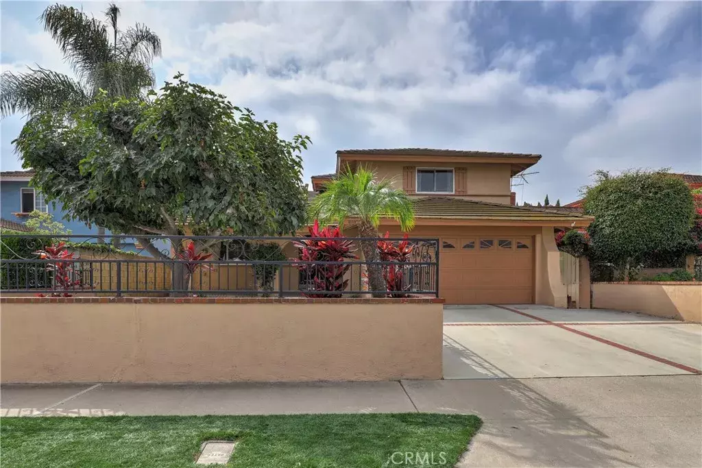 Cypress, CA 90630,6906 Molokai