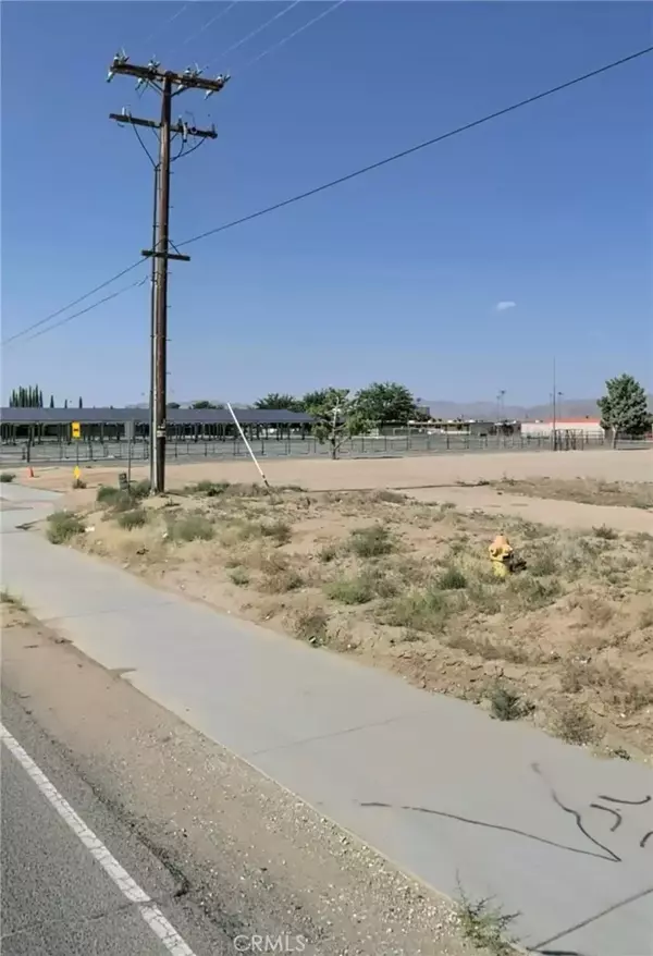 Apple Valley, CA 92308,0 Navajo Rd
