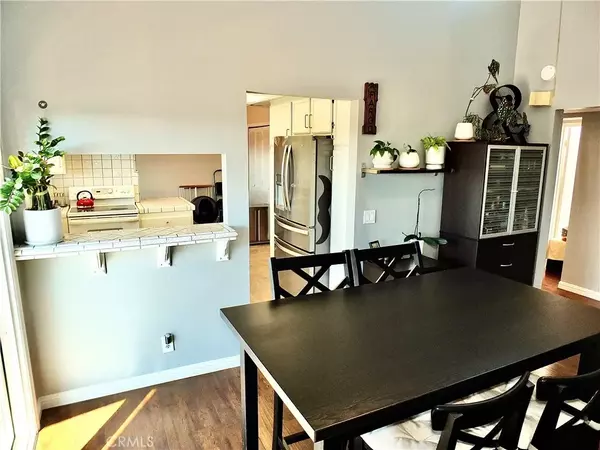 Long Beach, CA 90814,3600 E 4th #305