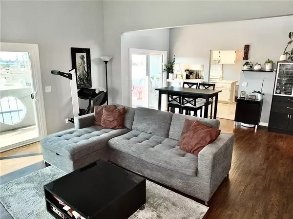 Long Beach, CA 90814,3600 E 4th #305