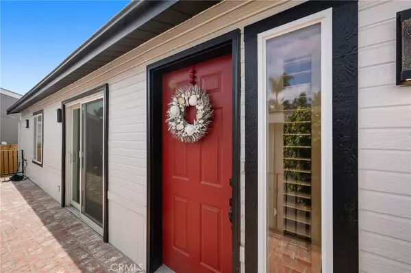 Newport Beach, CA 92660,113 Yorktown