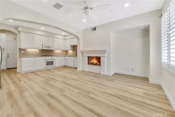 Irvine, CA 92602,84 Topaz