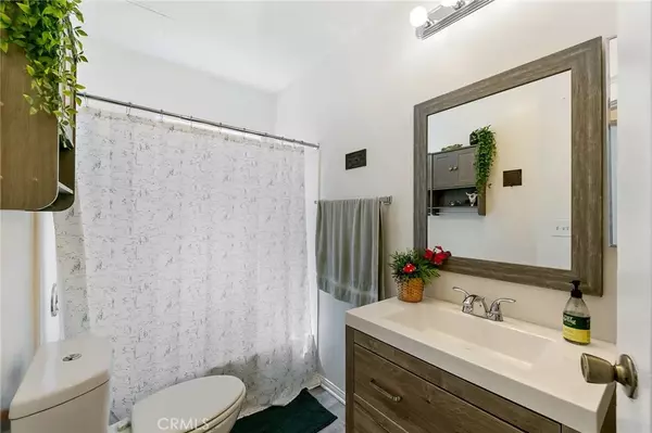 Long Beach, CA 90802,421 N Rose