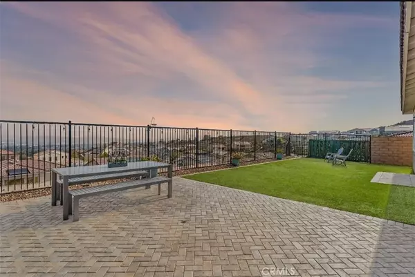 2553 Santa Fiora, Corona, CA 92882