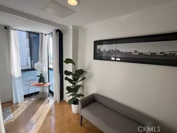 2601 E Ocean #205, Long Beach, CA 90803