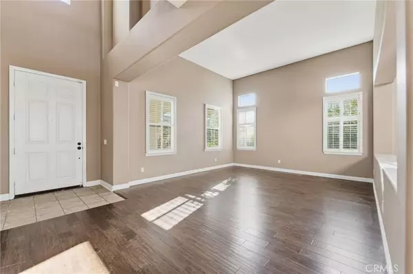 Canyon Country, CA 91351,28459 Falcon Crest