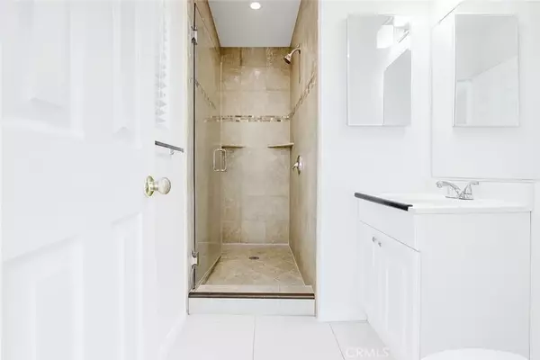 Anaheim, CA 92804,2123 W Orange Avenue