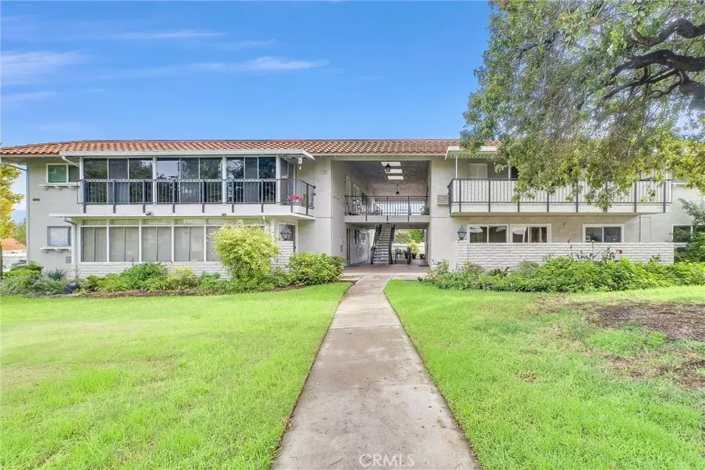 Laguna Woods, CA 92637,2260 Via Puerta #C