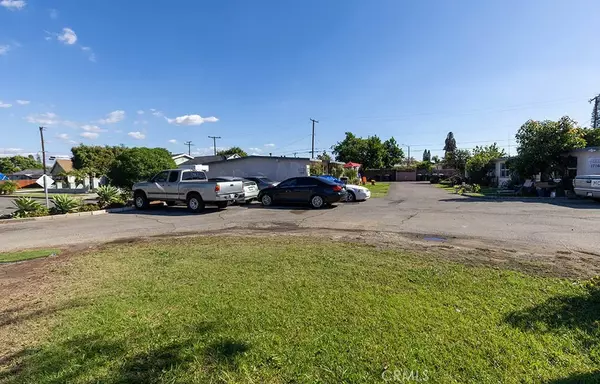 Anaheim, CA 92805,1716 E Lincoln