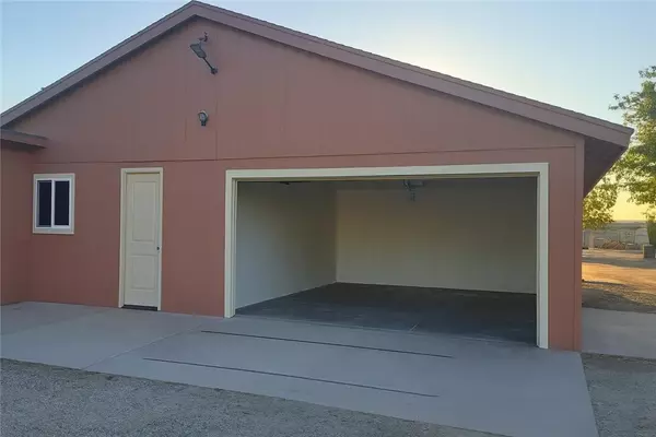 12255 Mesquite, Oak Hills, CA 92344