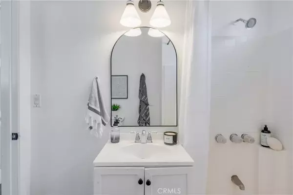 Compton, CA 90221,1347 E Bennett