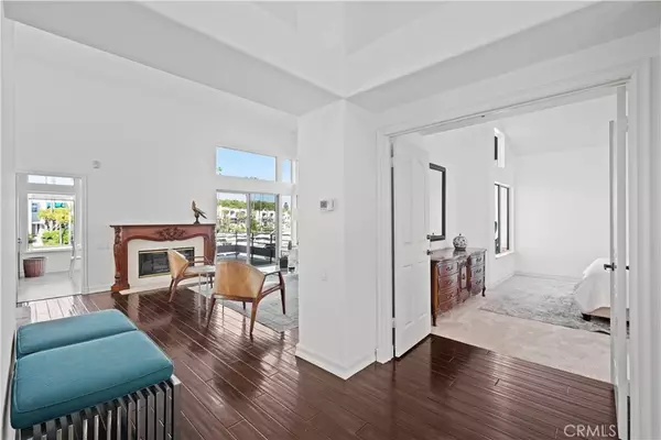 Long Beach, CA 90803,5517 China Point