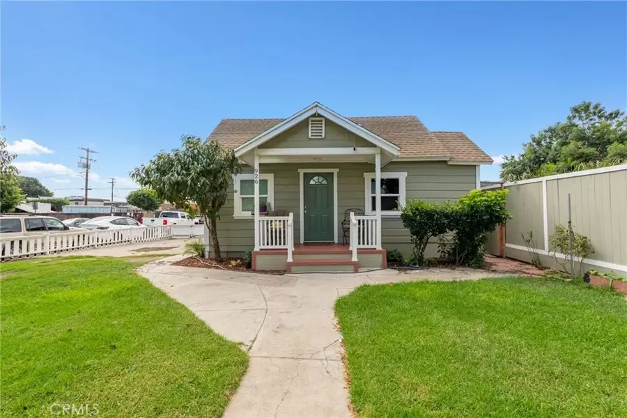 926 E Pine, Santa Ana, CA 92701