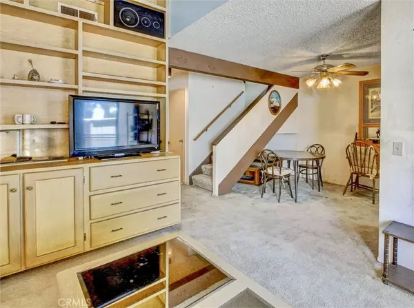 Santa Ana, CA 92704,2710 W Segerstrom Avenue #D