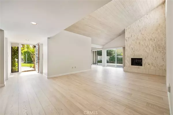 Palm Springs, CA 92264,255 E Avenida Granada #211