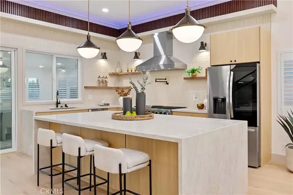 Placentia, CA 92870,1713 N Roanoke St