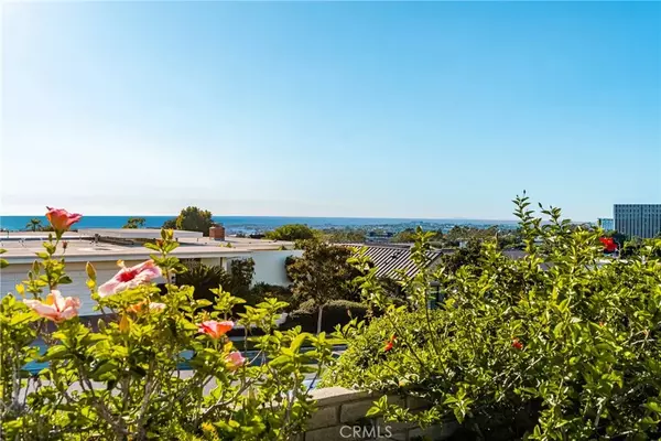 Corona Del Mar, CA 92625,2707 Island View