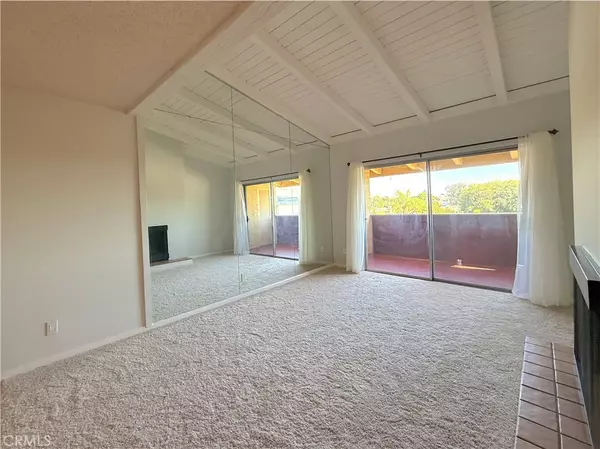 Long Beach, CA 90814,2805 E 3rd #21