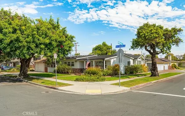 Long Beach, CA 90815,2660 San Vicente