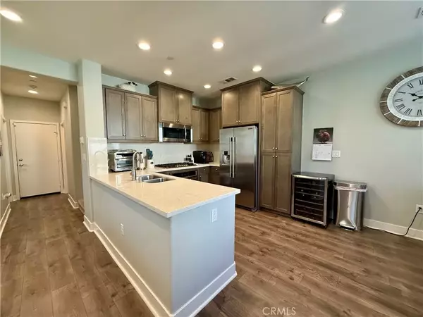 Anaheim Hills, CA 92807,396 Auburn Heights