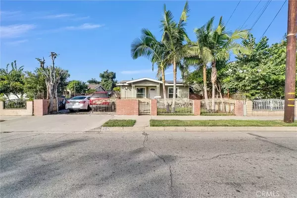 Santa Ana, CA 92703,210 S Raitt