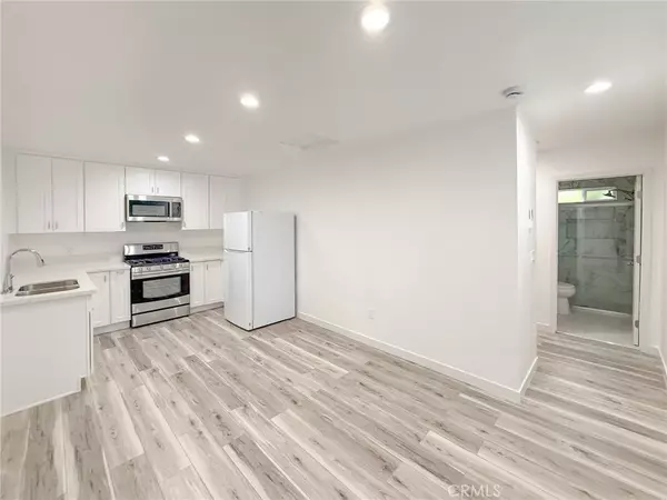 Panorama City, CA 91402,8525 Wakefield