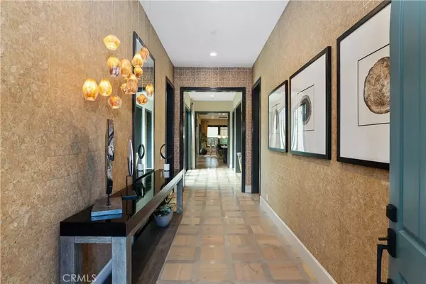 Yorba Linda, CA 92886,5992 Organza