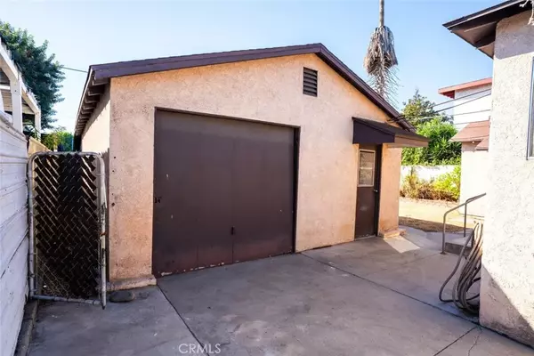 Compton, CA 90220,814 W Maple Street