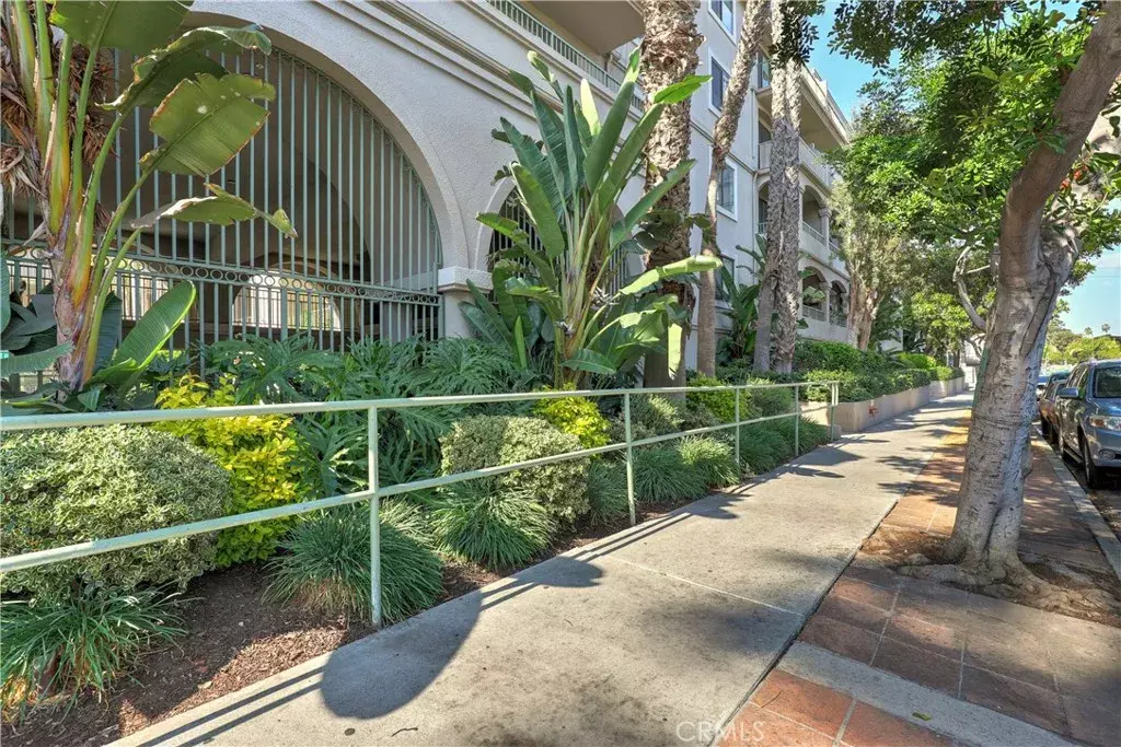 Long Beach, CA 90802,555 Maine Avenue #215