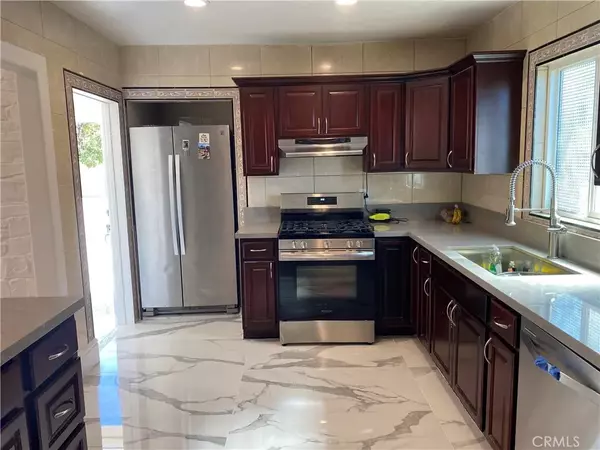 Orange, CA 92868,119 N LITTLE MAIN Street