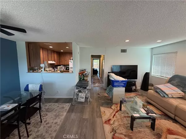 Anaheim, CA 92804,998 S Crossbow