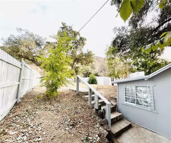 Agua Dulce, CA 91390,13111 Sierra Hwy