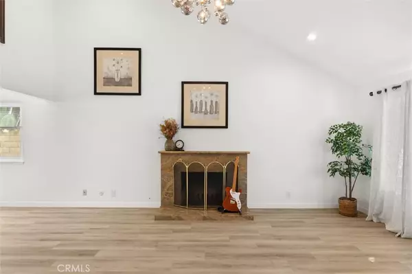 Irvine, CA 92604,5011 Yearling Avenue