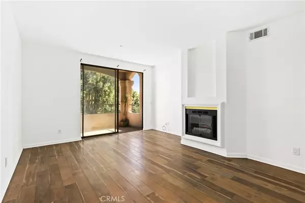 Long Beach, CA 90802,555 Maine #210