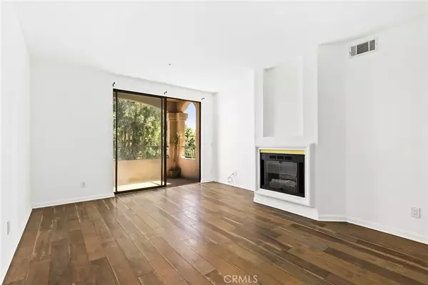 Long Beach, CA 90802,555 Maine #210