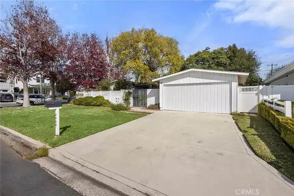 Newport Beach, CA 92660,2024 Diana Lane