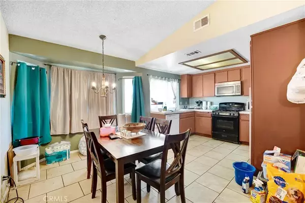 Lancaster, CA 93535,40976 177th East