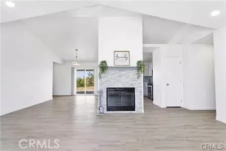 8951 Grapefruit Ave, Hesperia, CA 92345