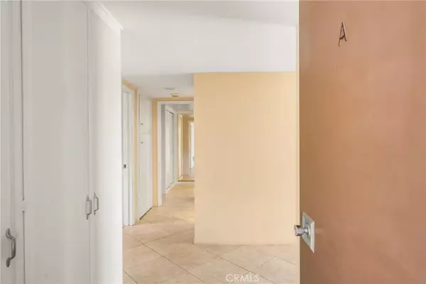 Laguna Woods, CA 92637,2286 Via Puerta #A