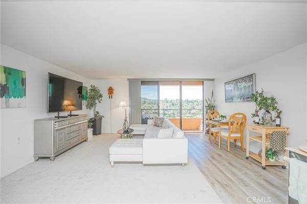 24055 Paseo Del Lago #1106, Laguna Woods, CA 92637