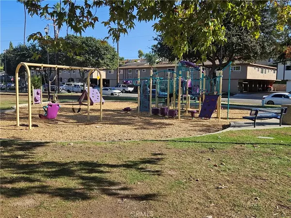 La Habra, CA 90631,1381 Burwood Street #4