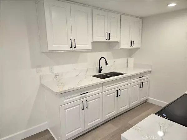 La Habra, CA 90631,875 Las Lomas #B